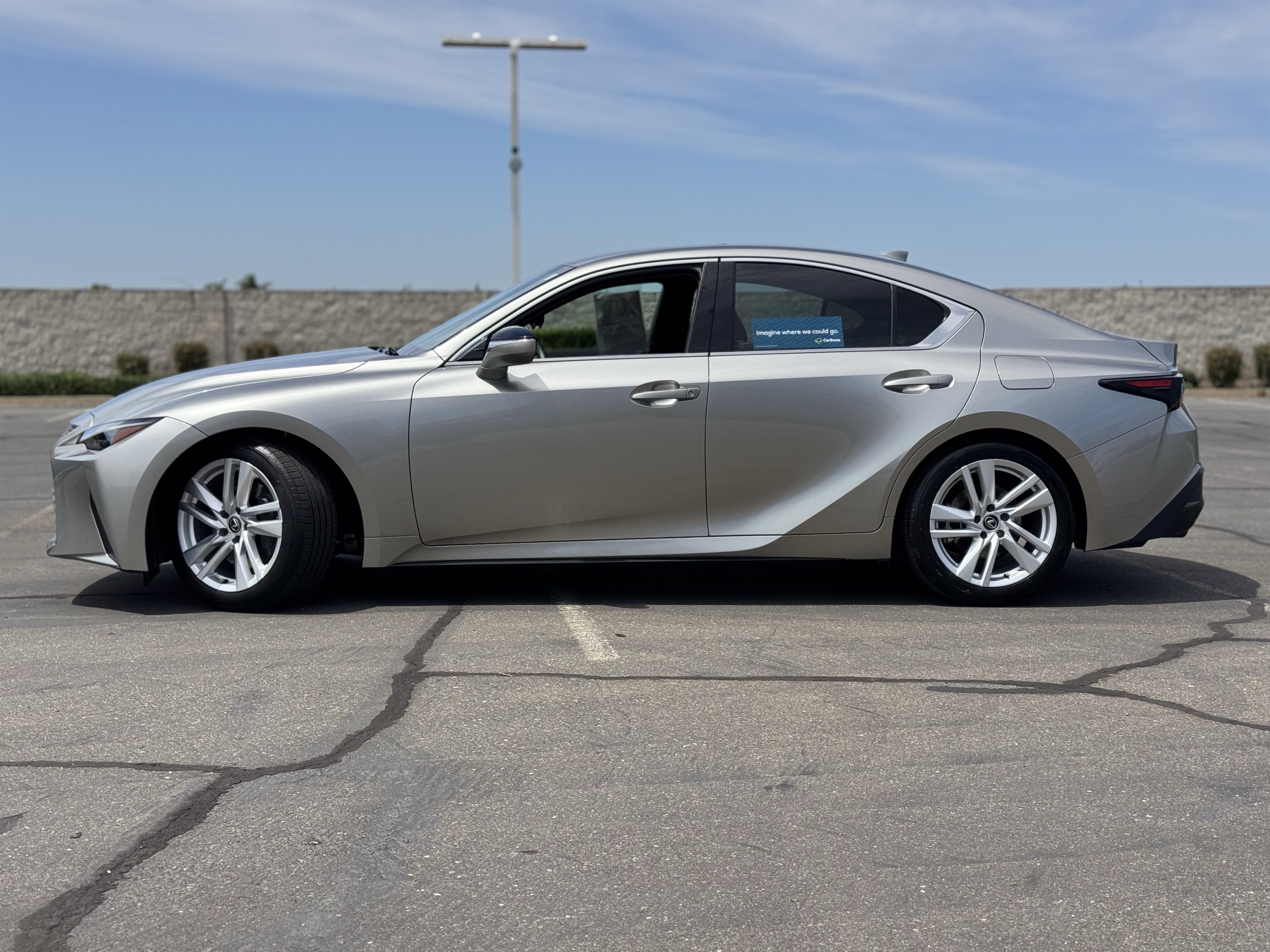 2023 Lexus IS 300 - Photo 4