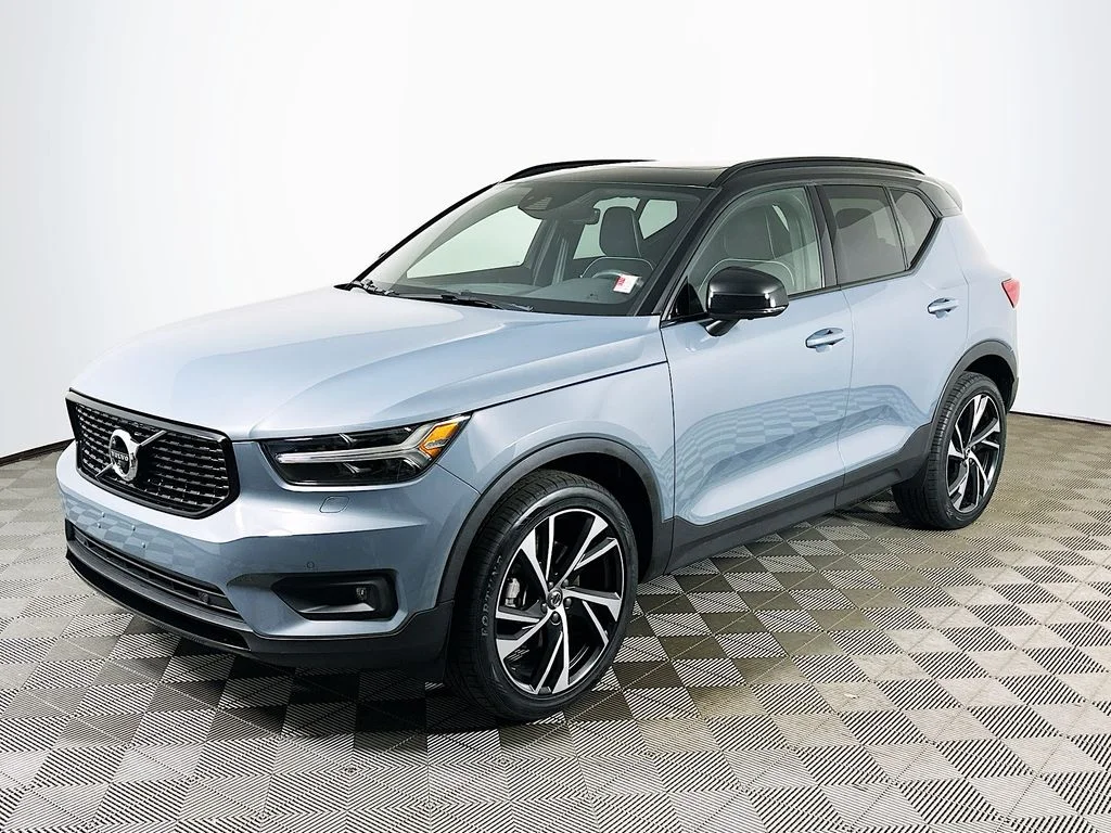 2021 Volvo XC40 T5 R-Design AWD's photo