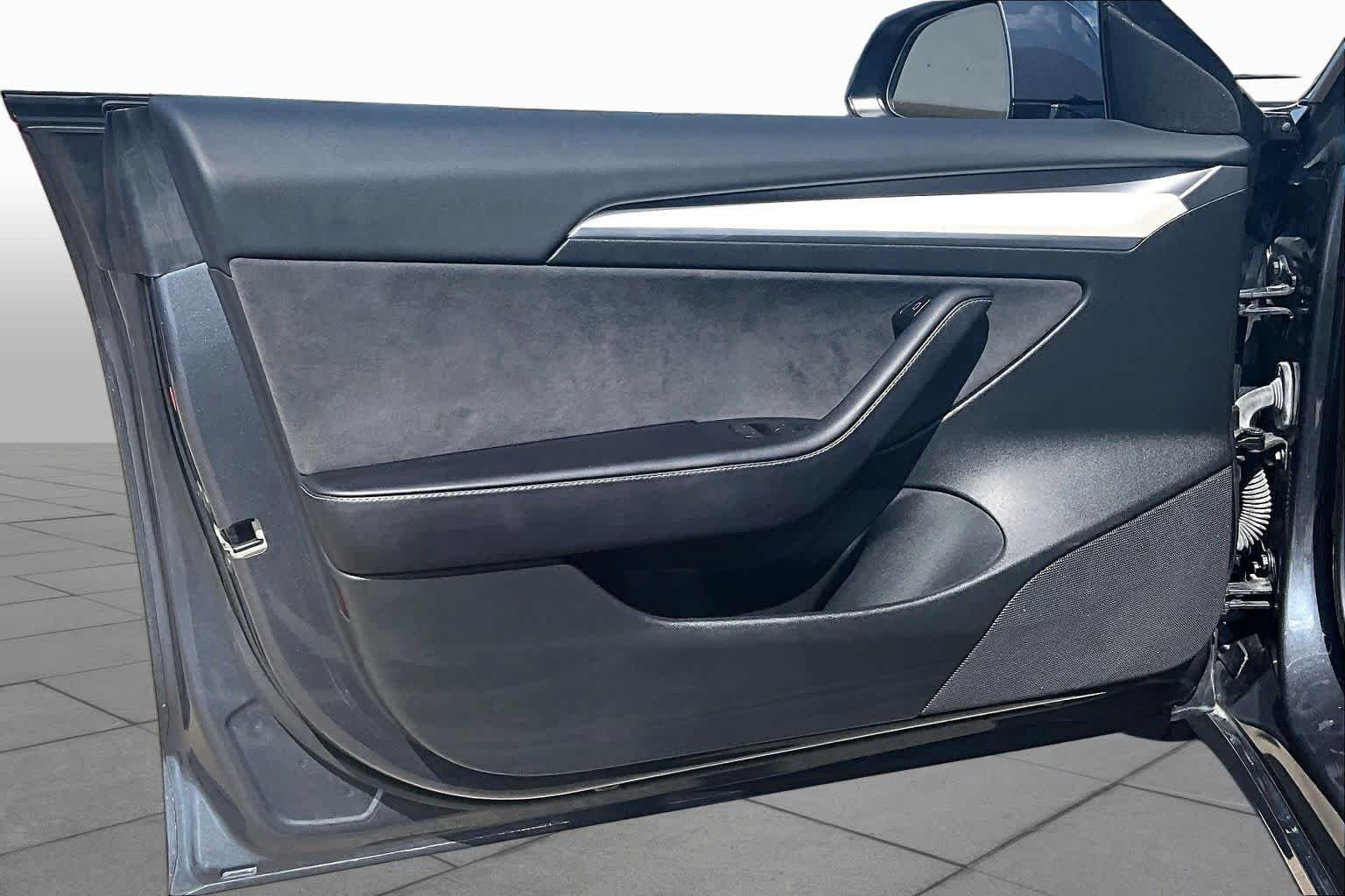 Used 2023 Midnight Silver Metallic Tesla  image 20