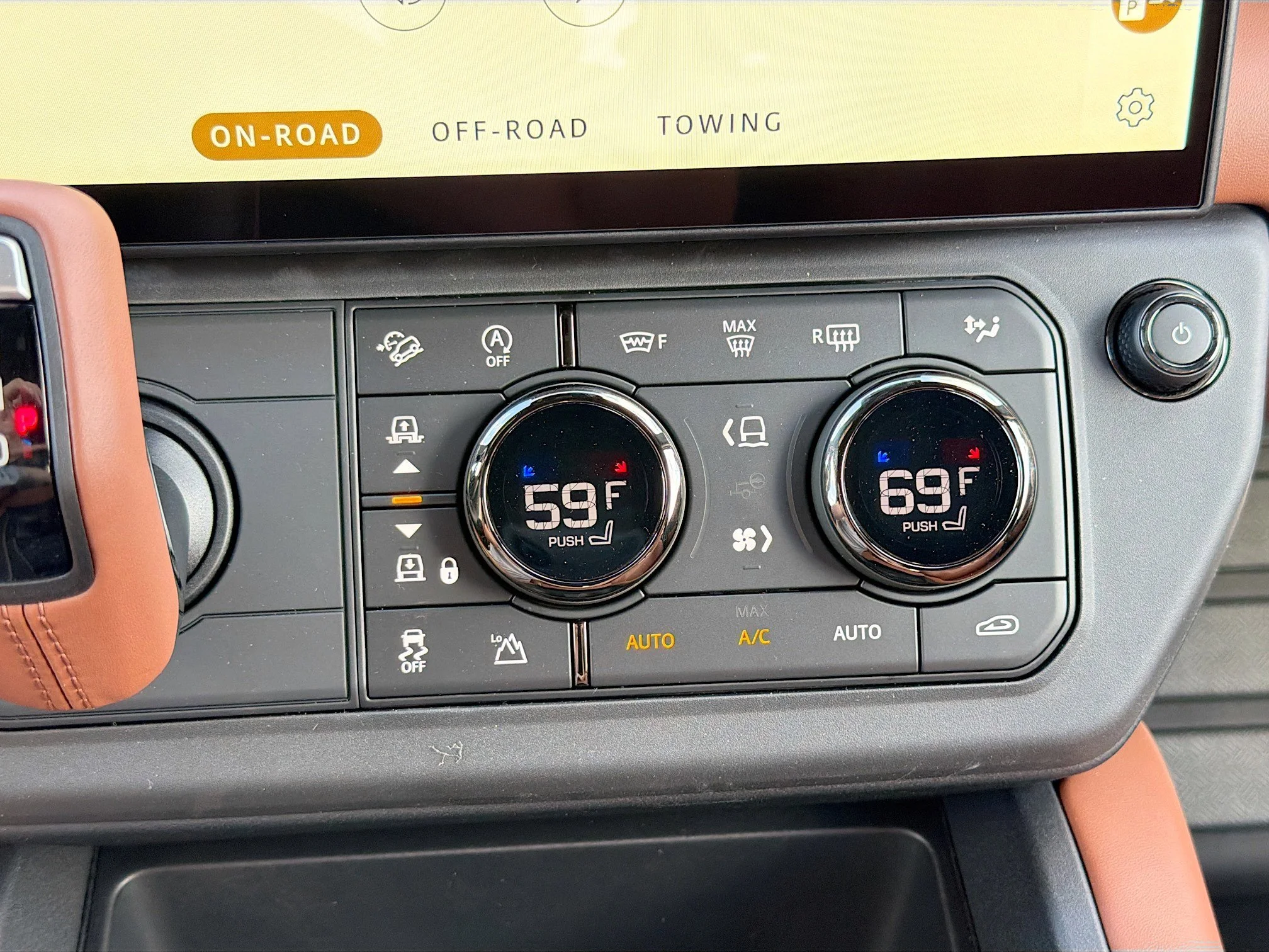 New 2026 Petra Copper Land Rover OCTA image 35