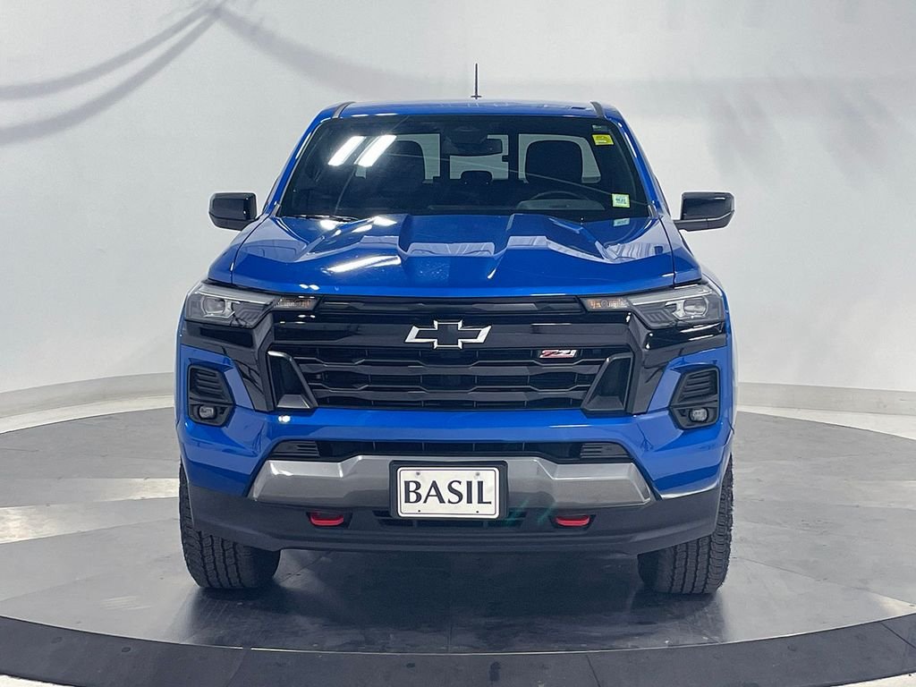Used 2024 Blue Chevrolet Z71 image 9