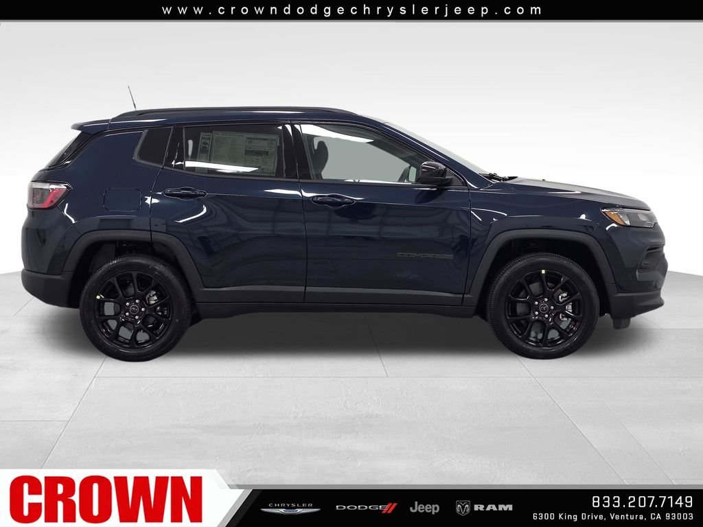 New 2026 Fathom Blue Pearl-Coat Exterior Paint Jeep Latitude image 4