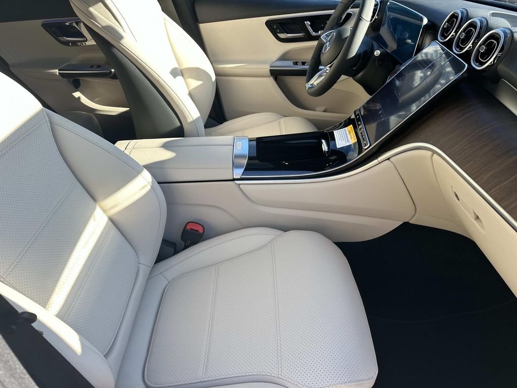 Used 2026 Polar White Mercedes-Benz GLC 300 image 11