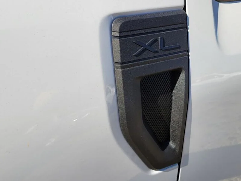 2025 Ford Maverick XL - Photo 15