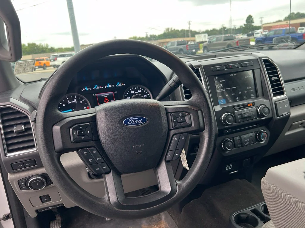 Used 2017 Oxford White Ford XLT image 11