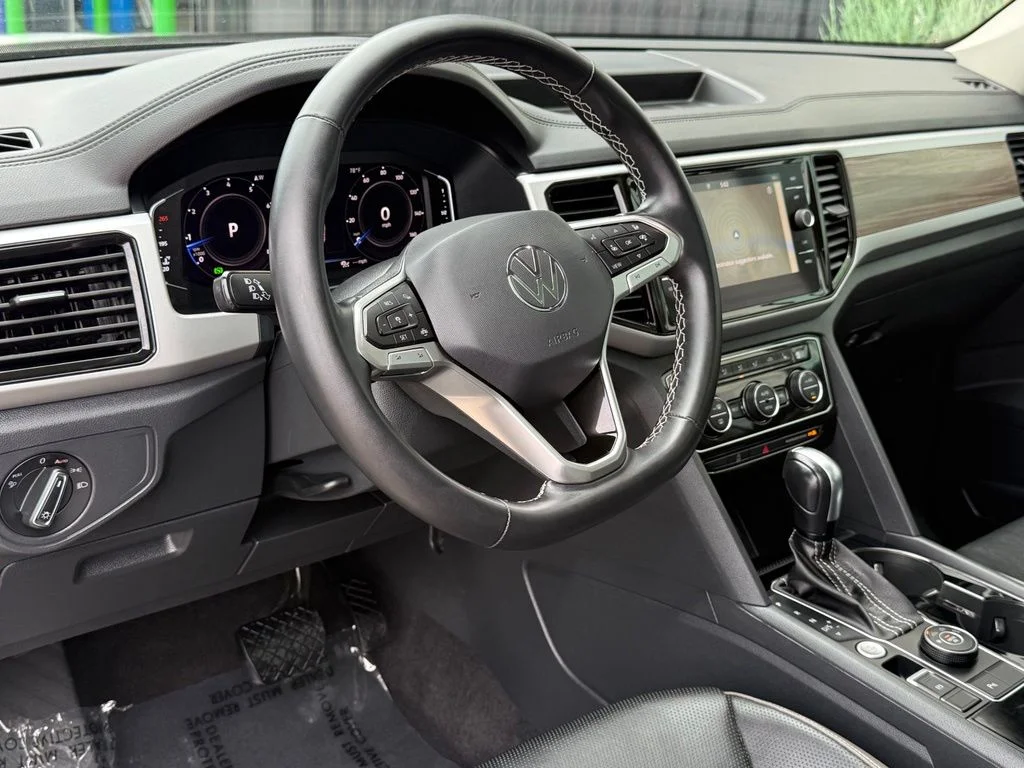 Used 2022 White Volkswagen SEL image 19