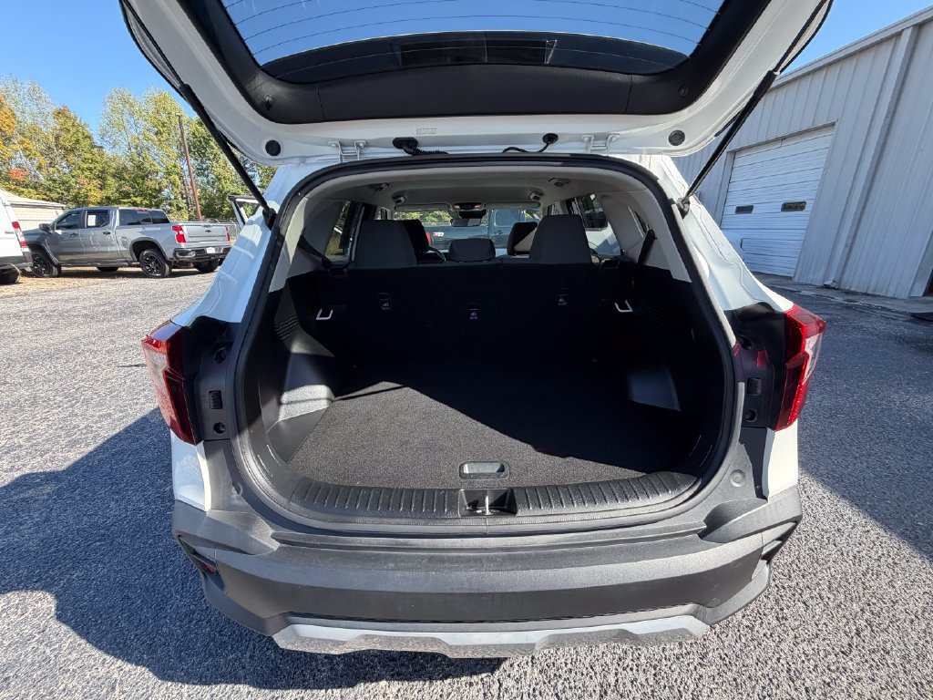 Used 2024 White Kia LX image 23