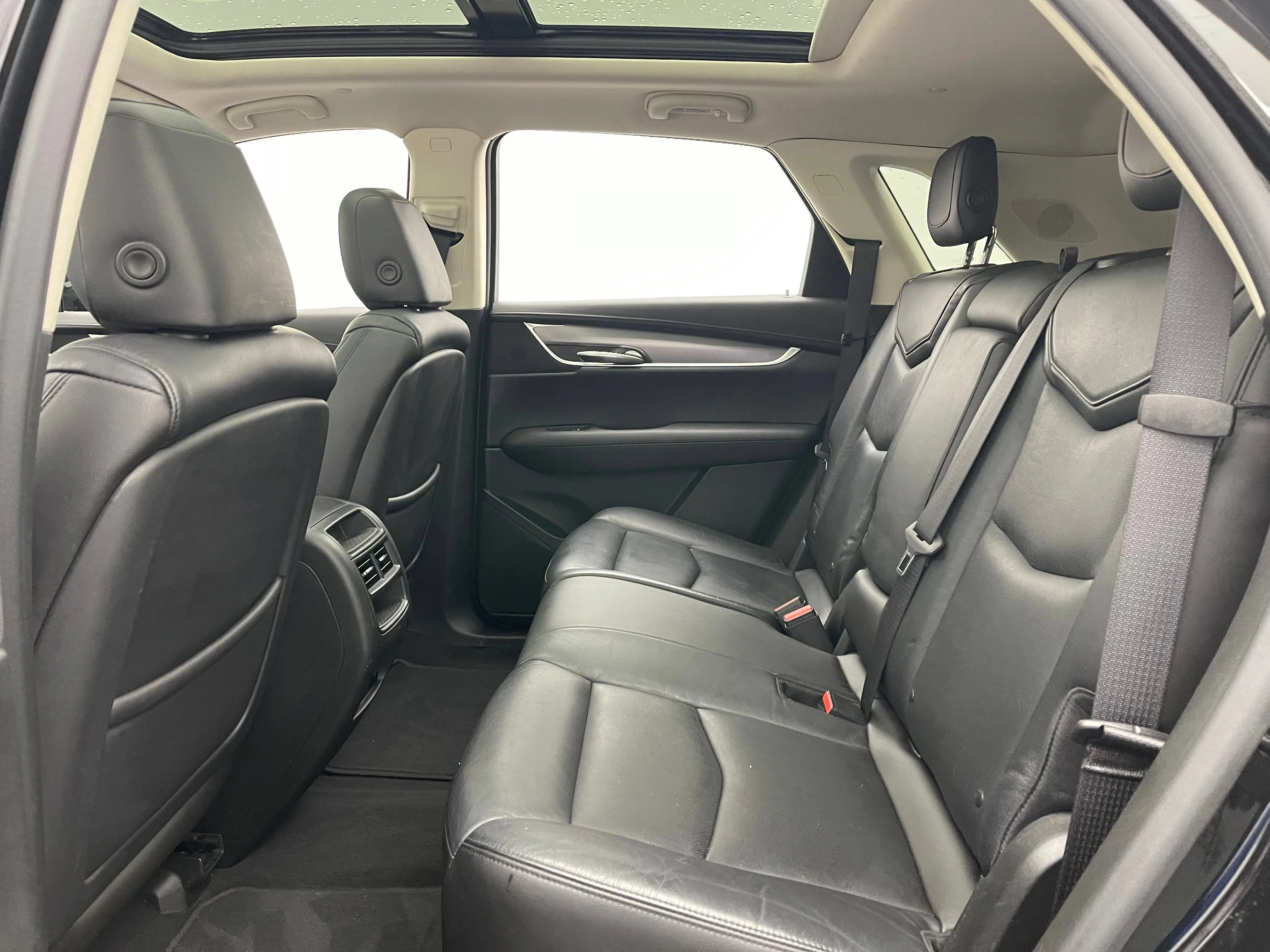 Used 2017 STELLAR BLACK METALLIC Cadillac Luxury AWD image 39