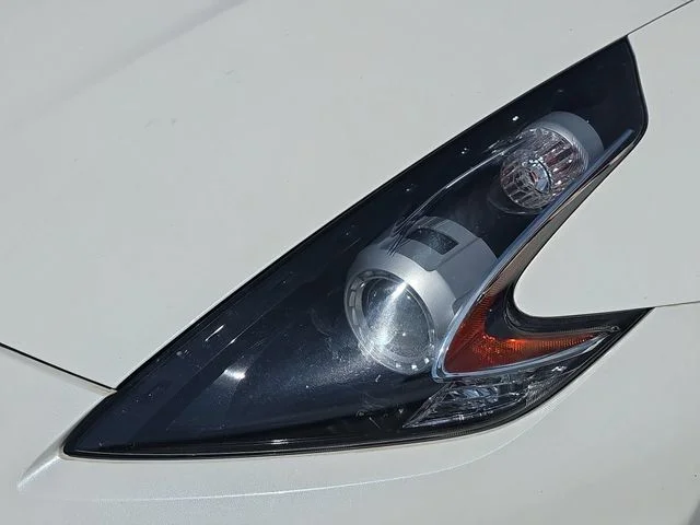 Used 2020 White Nissan Base image 29