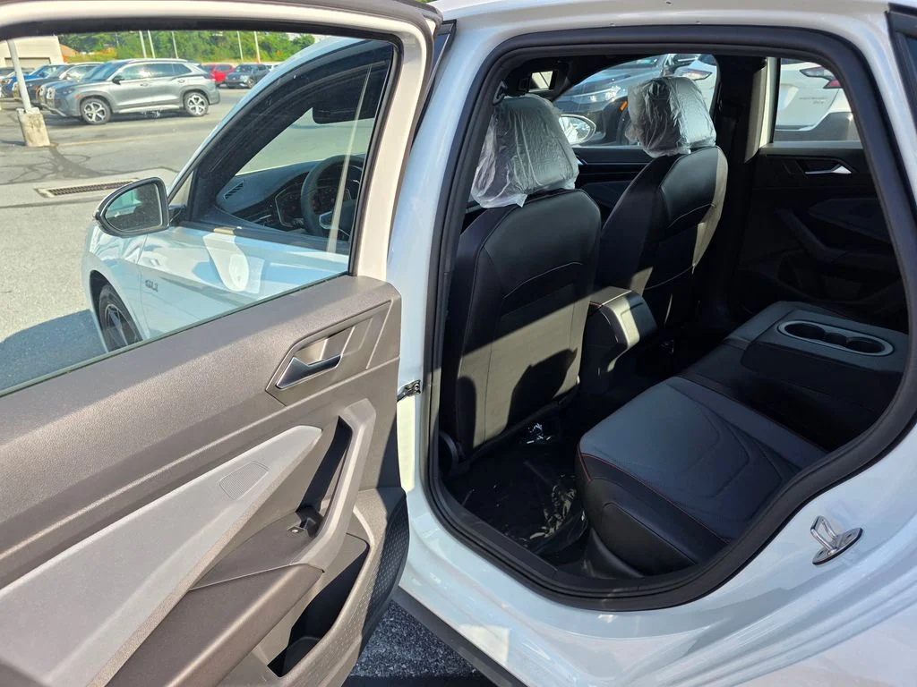 New 2026 Pure White w/Deep Black Roof Volkswagen 2.0T Autobahn image 26