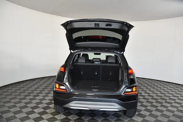 Used 2021 Black Hyundai Ultimate image 20
