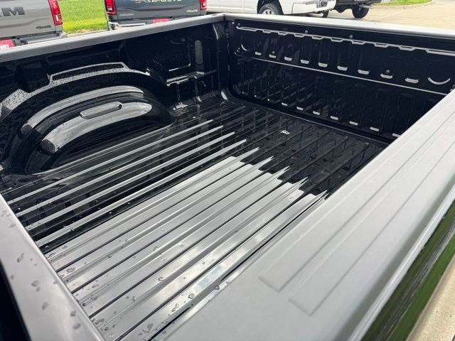 New 2026 Diamond Black Crystal Pearl-Coat Exterior Paint RAM Big Horn image 29
