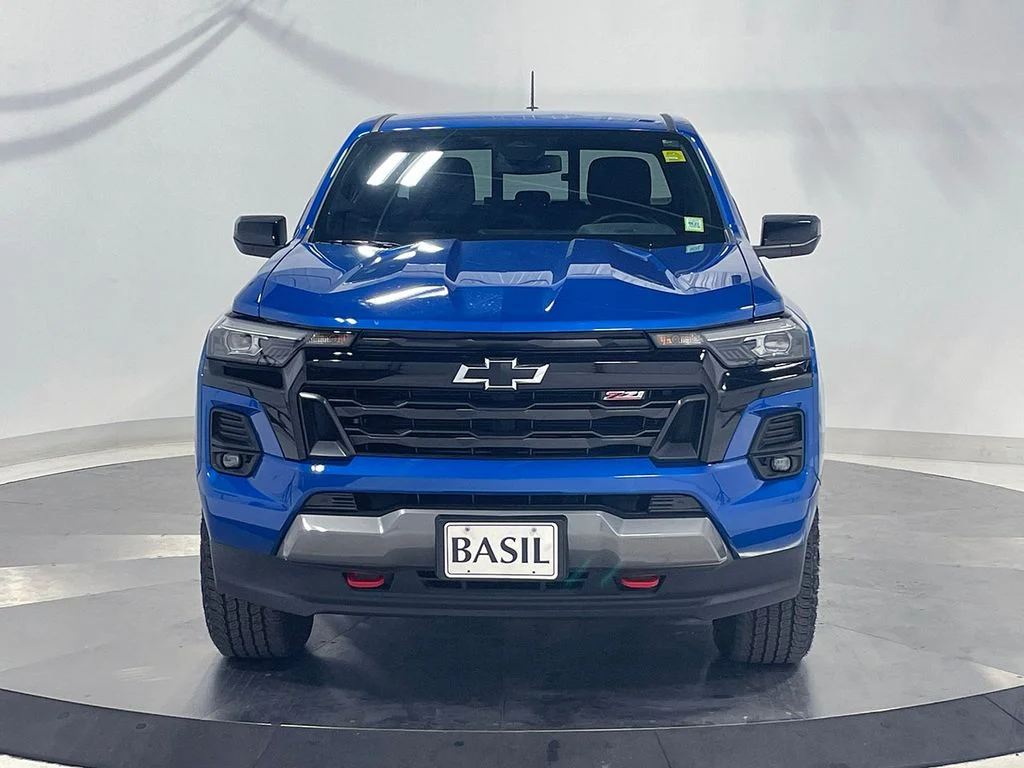 Used 2024 Blue Chevrolet Z71 image 9