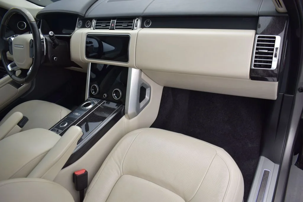 Used 2019 Silver Land Rover 5.0L V8 Supercharged Autobiography image 33