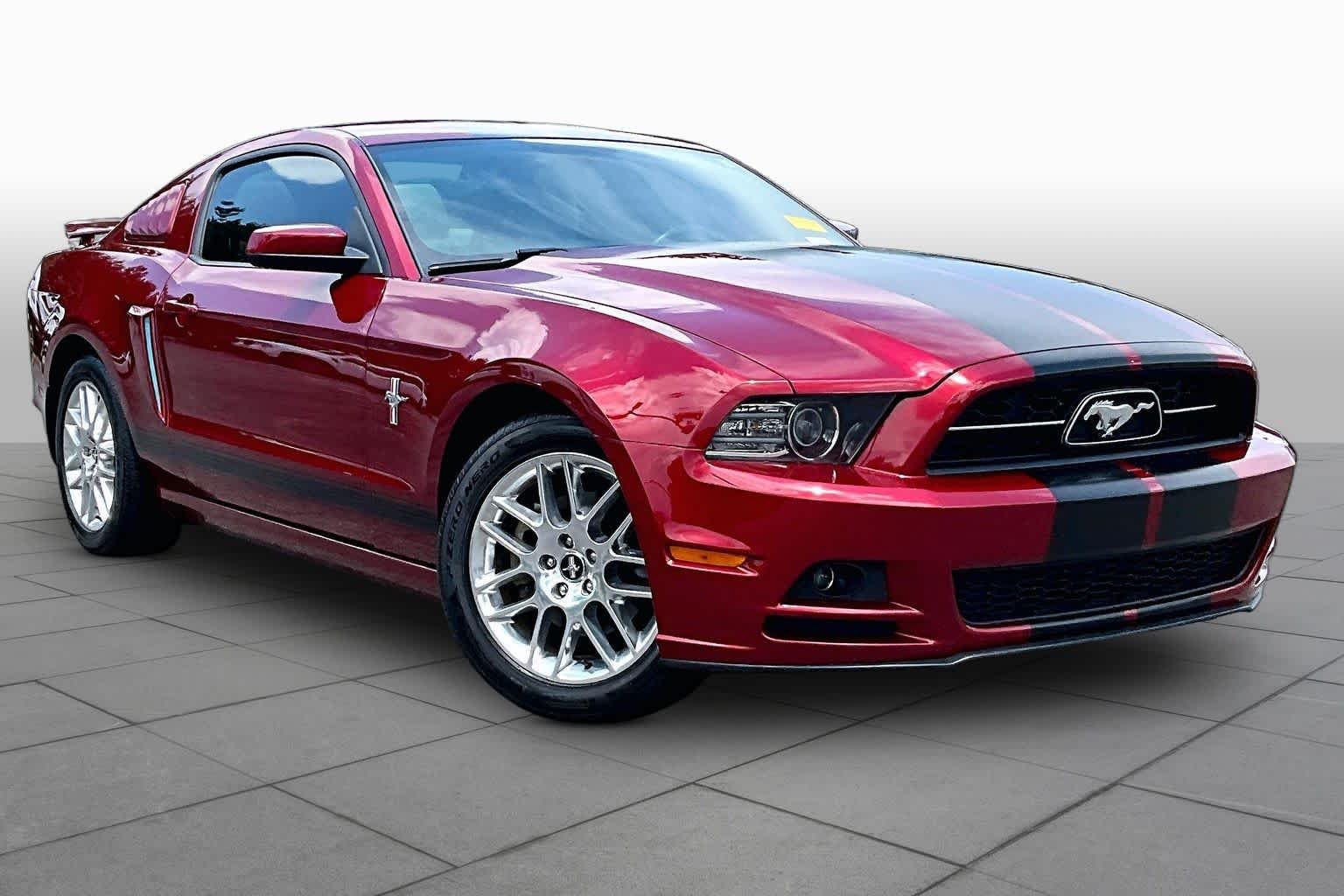 Used 2014 Ruby Red Metallic Tinted Clearcoat Ford V6 Premium image 2