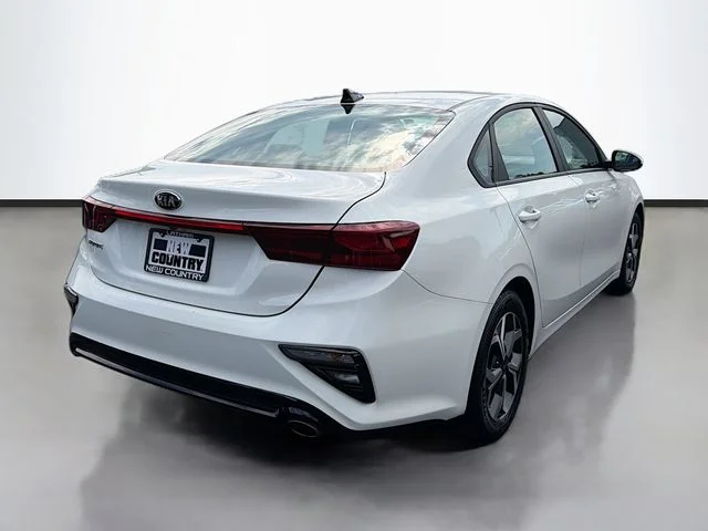 Used 2021 White Kia LXS image 7