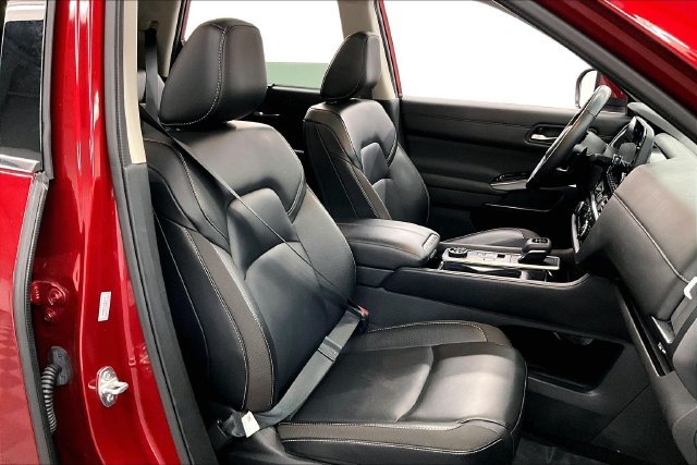 Used 2024 Scarlet Ember Nissan SL image 8