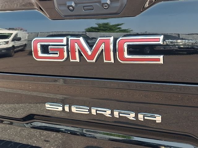 Certified Used 2024 Onyx Black GMC SLT image 29