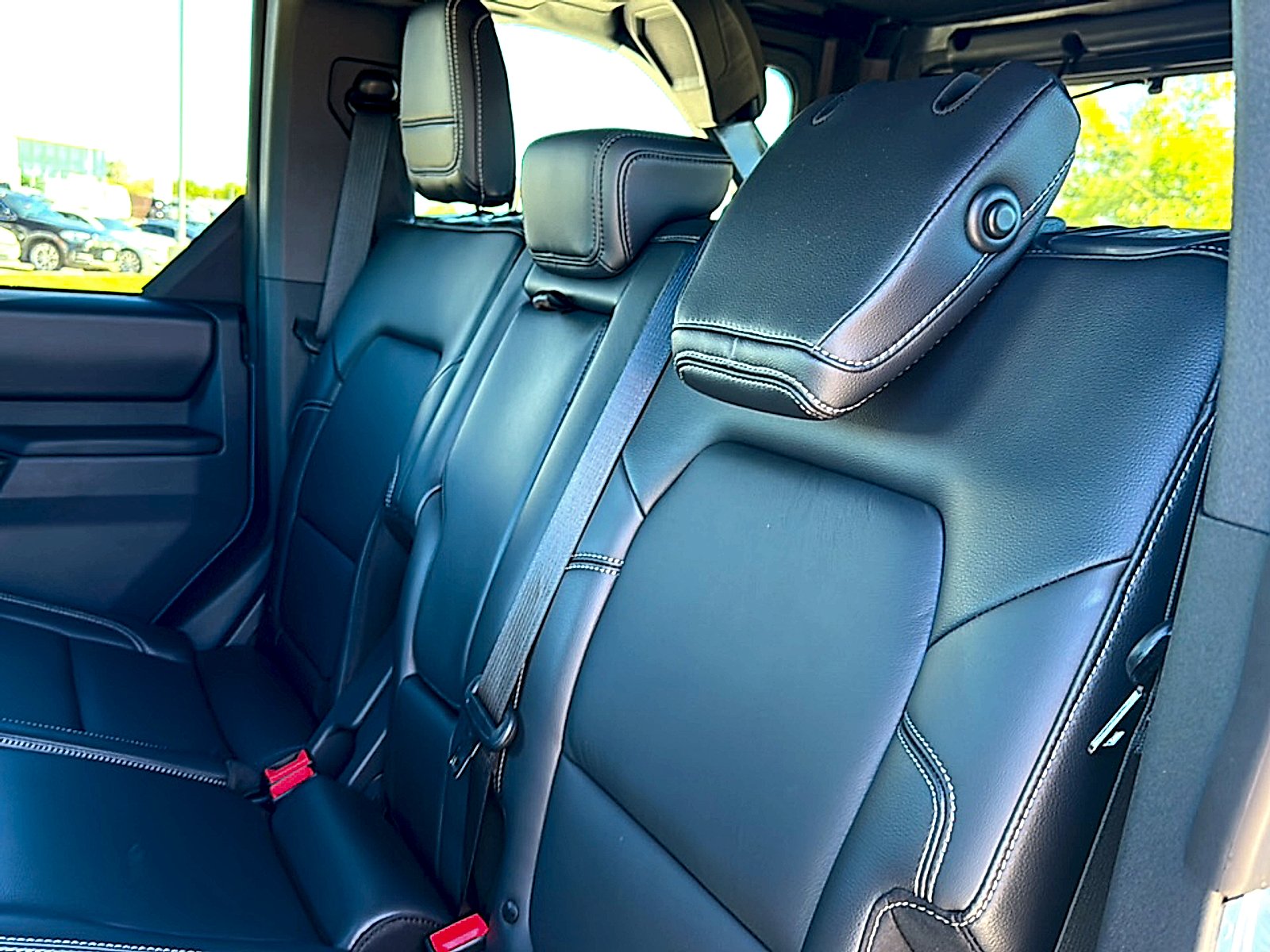 Used 2025 Azure Gray Metallic Tri-Coat Ford Outer Banks image 19