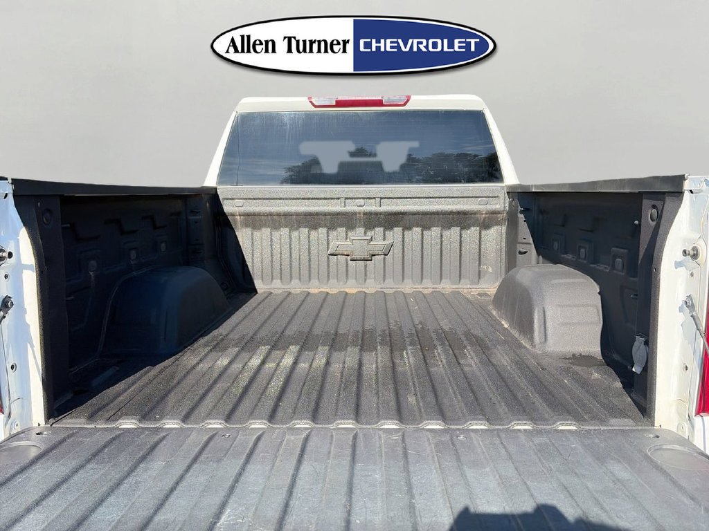 Used 2024 Summit White Chevrolet LT image 7