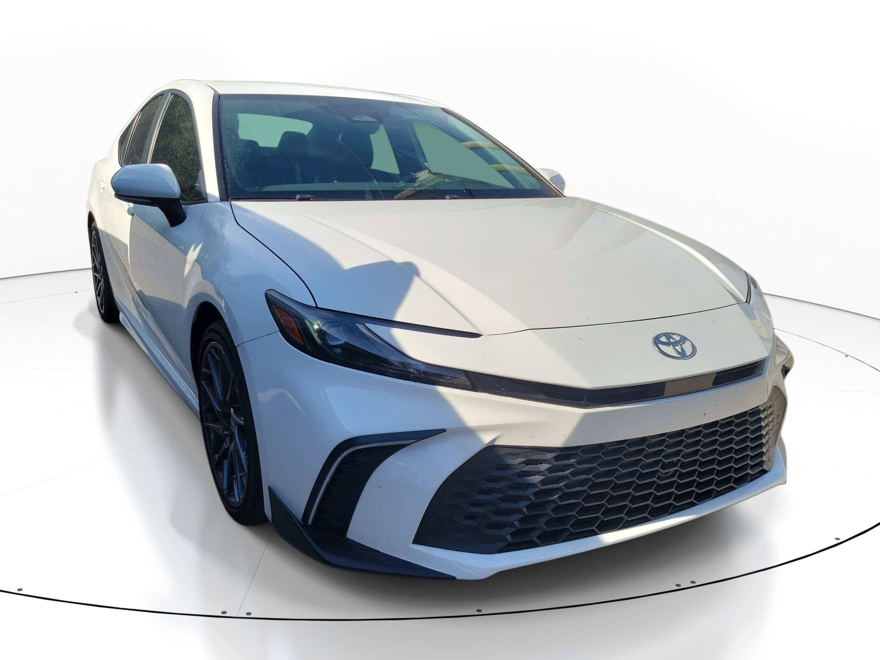 Used 2025 Ice Toyota LE image 1