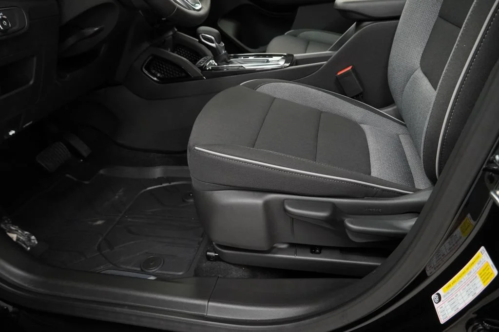 New 2026 Mosaic Black Metallic Chevrolet LT image 23