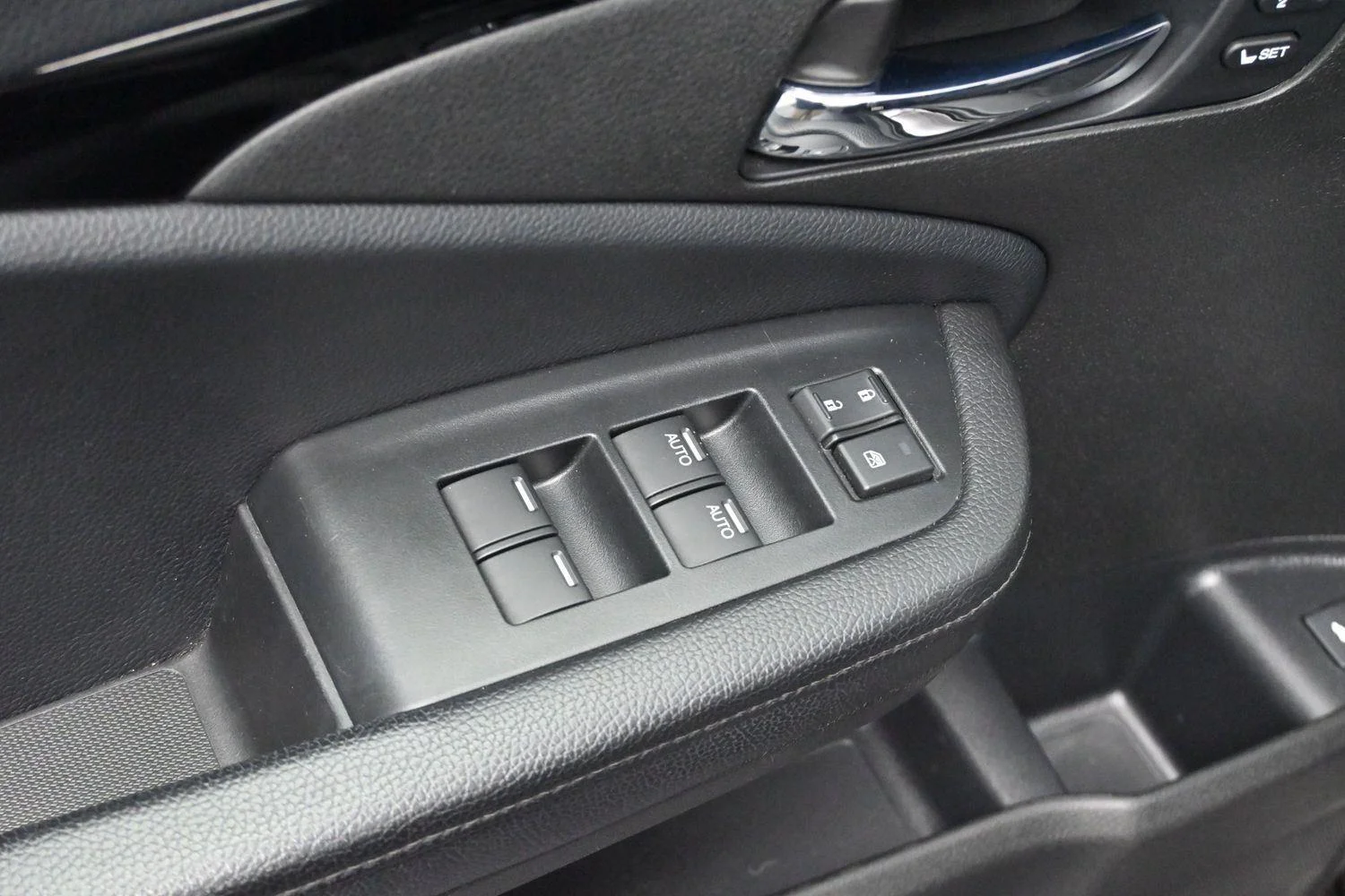 Used 2020 Black Copper Pearl Honda Touring image 11