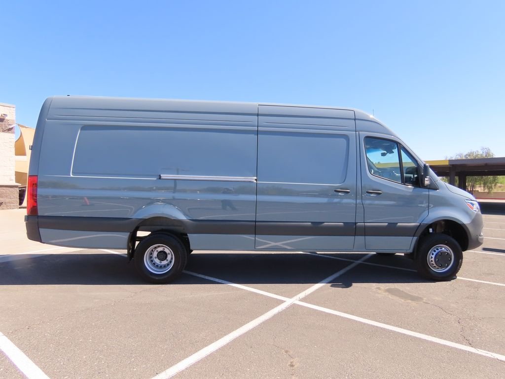 New 2026  Mercedes-Benz Cargo 170 WB image 4