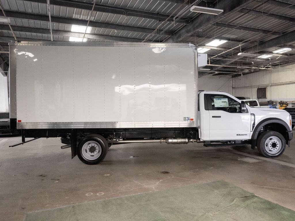 2025 Ford F-550 Super Duty Chassis Cab XL - Photo 9