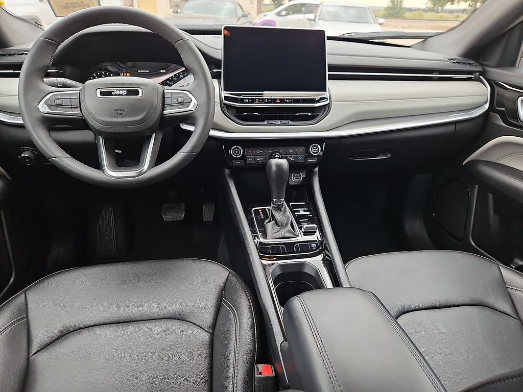 2025 Jeep Compass Limited - Photo 12