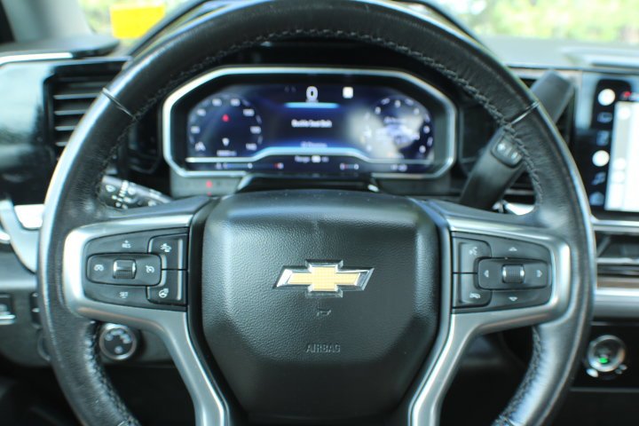 Used 2022 Black Chevrolet LT image 9