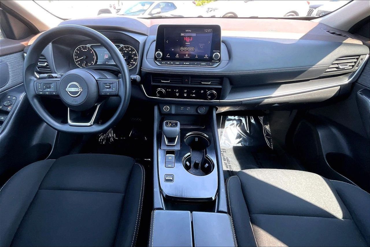 Used 2023 Glacier White Nissan S FWD image 9