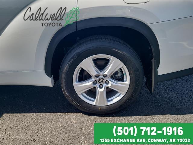 2024 Toyota Highlander LE - Photo 9