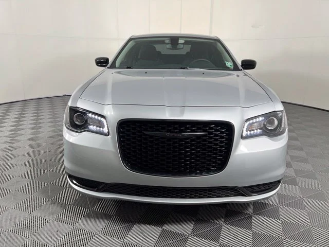 Used 2023 Silver Chrysler Touring image 2
