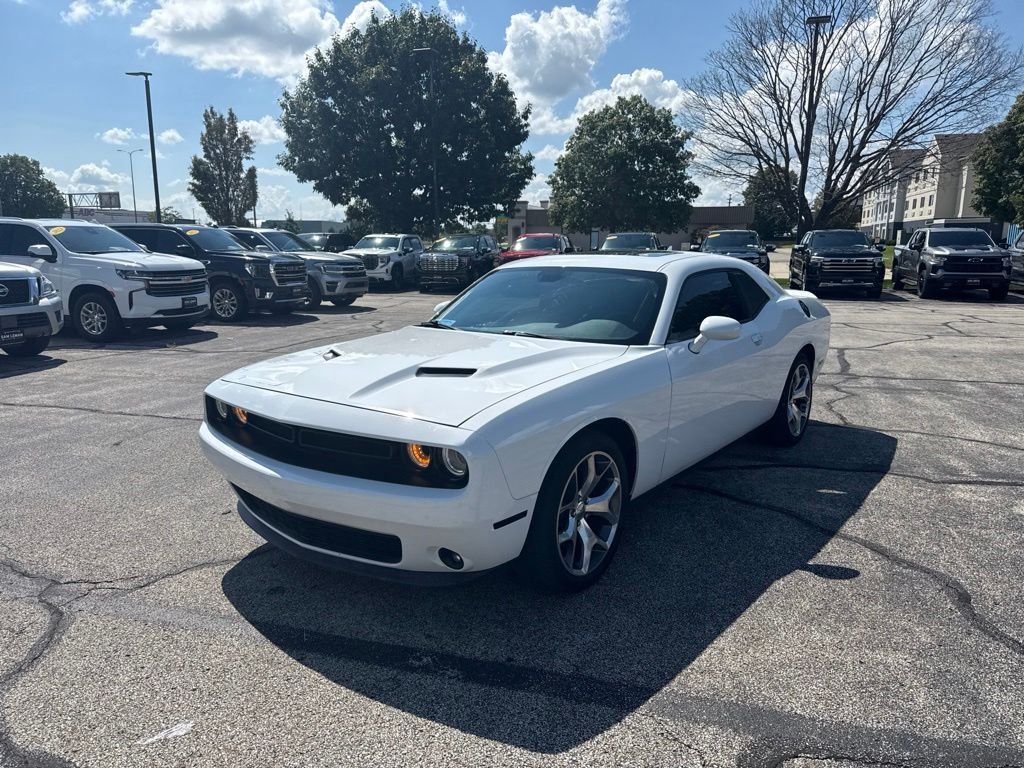Used 2015 White Dodge SXT Plus image 5