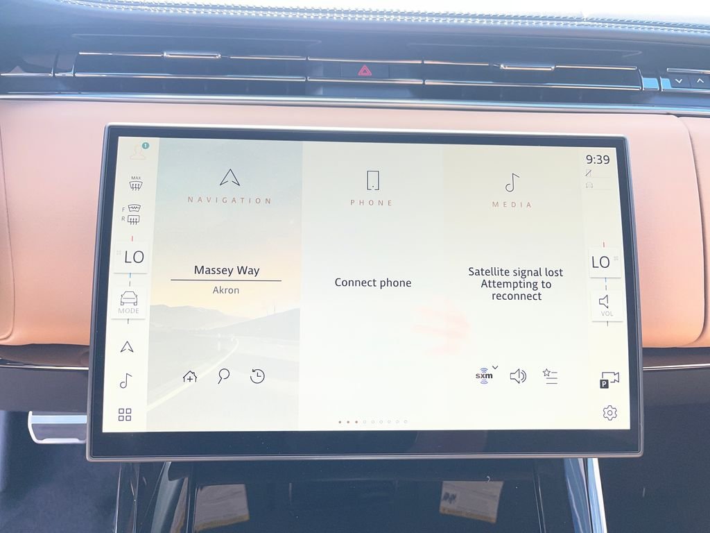 New 2026 British Racing Green Land Rover Dynamic SE image 15