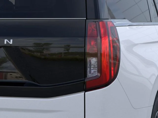 New 2026 Star White Metallic Tri-Coat Ford Active image 25