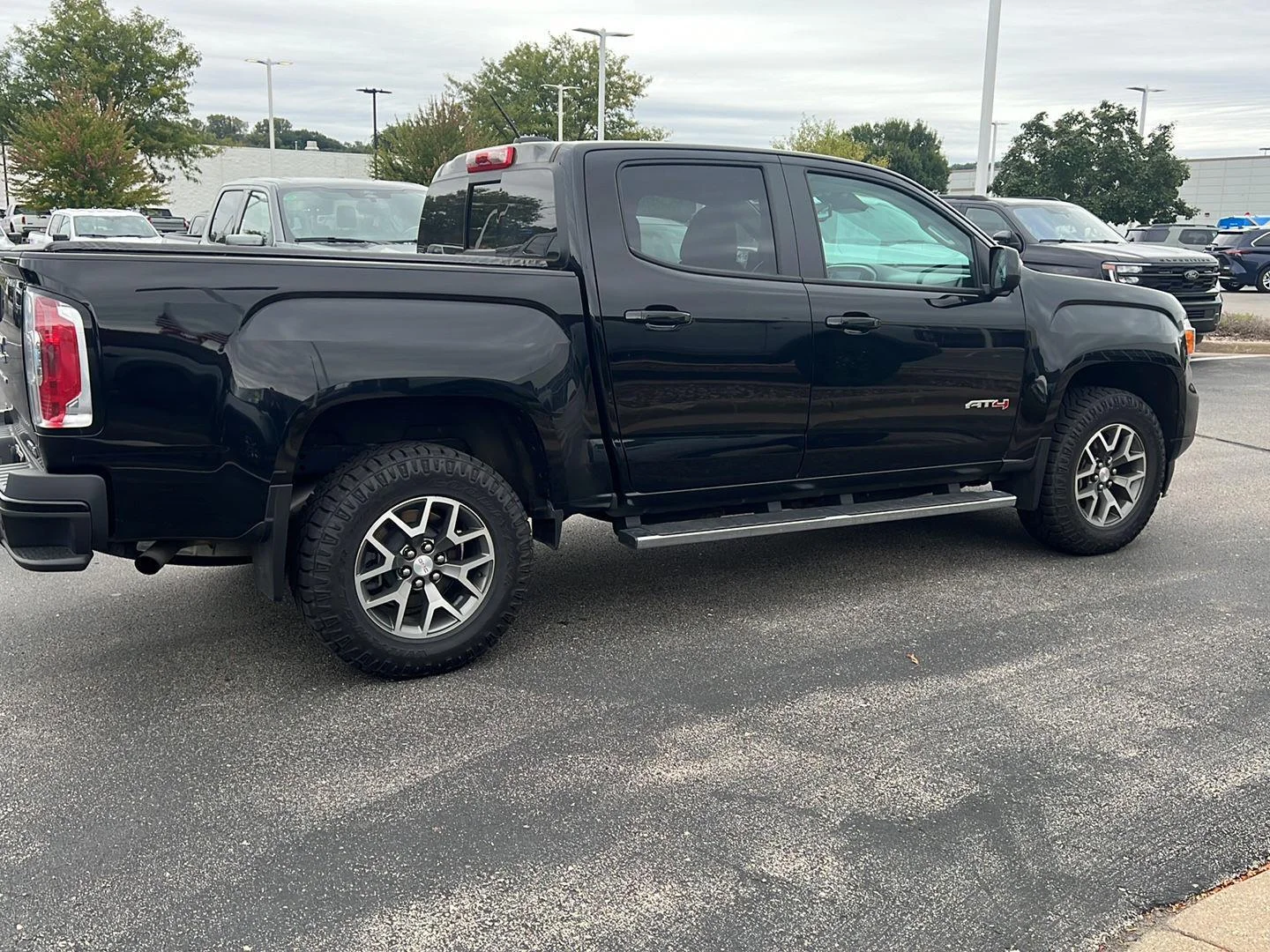Used 2021 Onyx Black GMC 4WD AT4 w/Cloth image 4