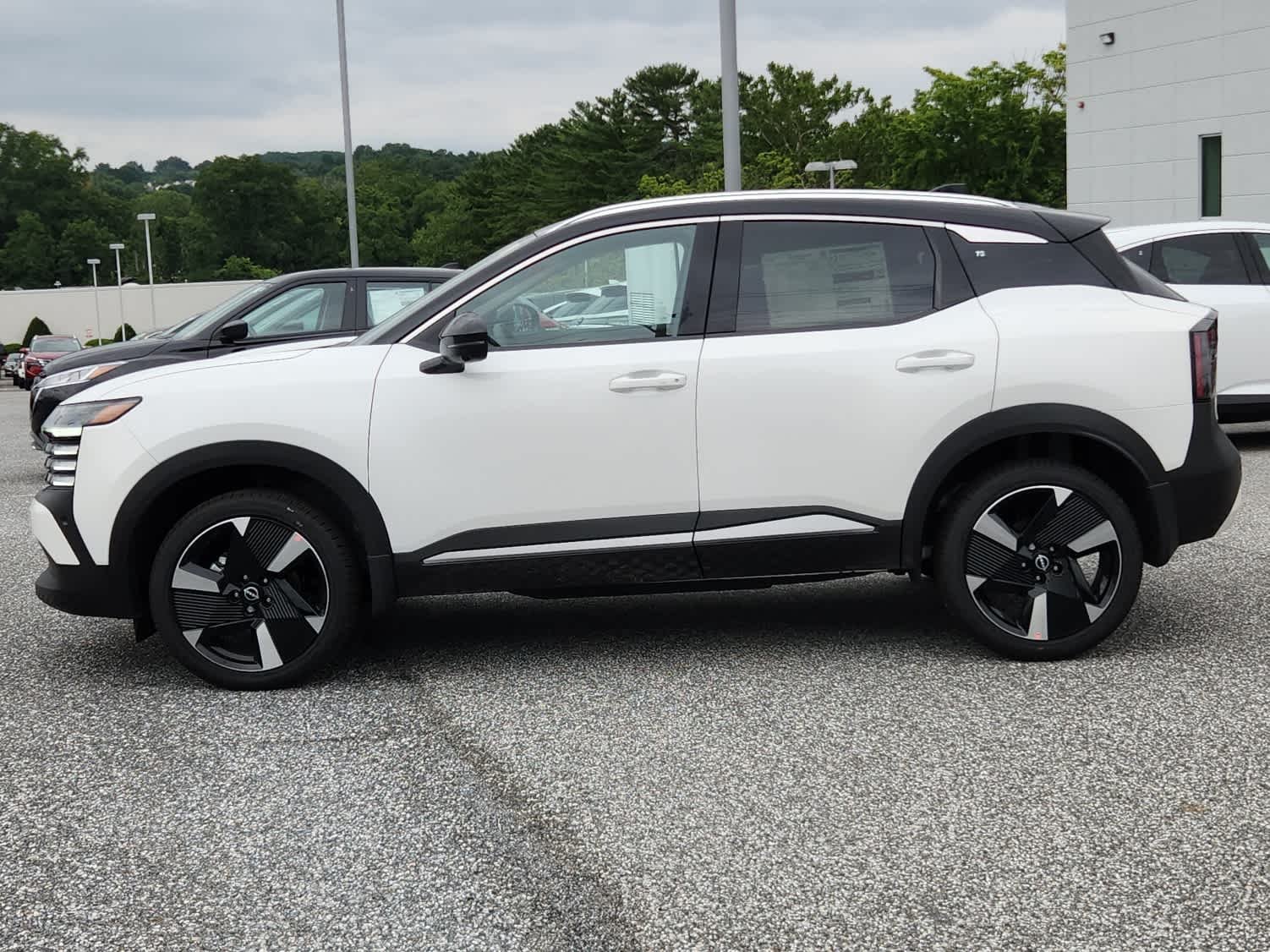 2025 Nissan Kicks SR - Photo 5