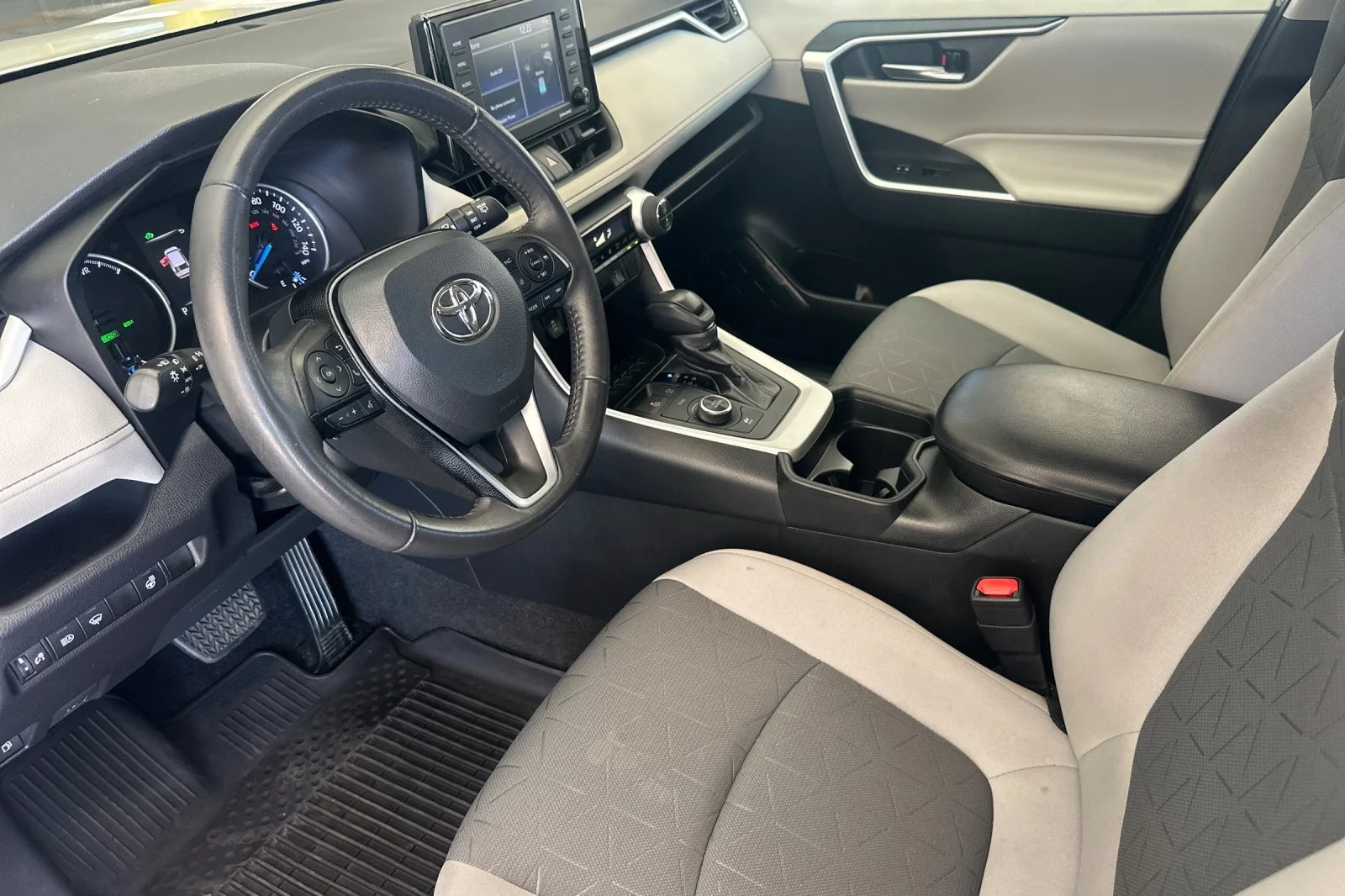 Certified Used 2021 Super White Toyota Hybrid XLE image 9