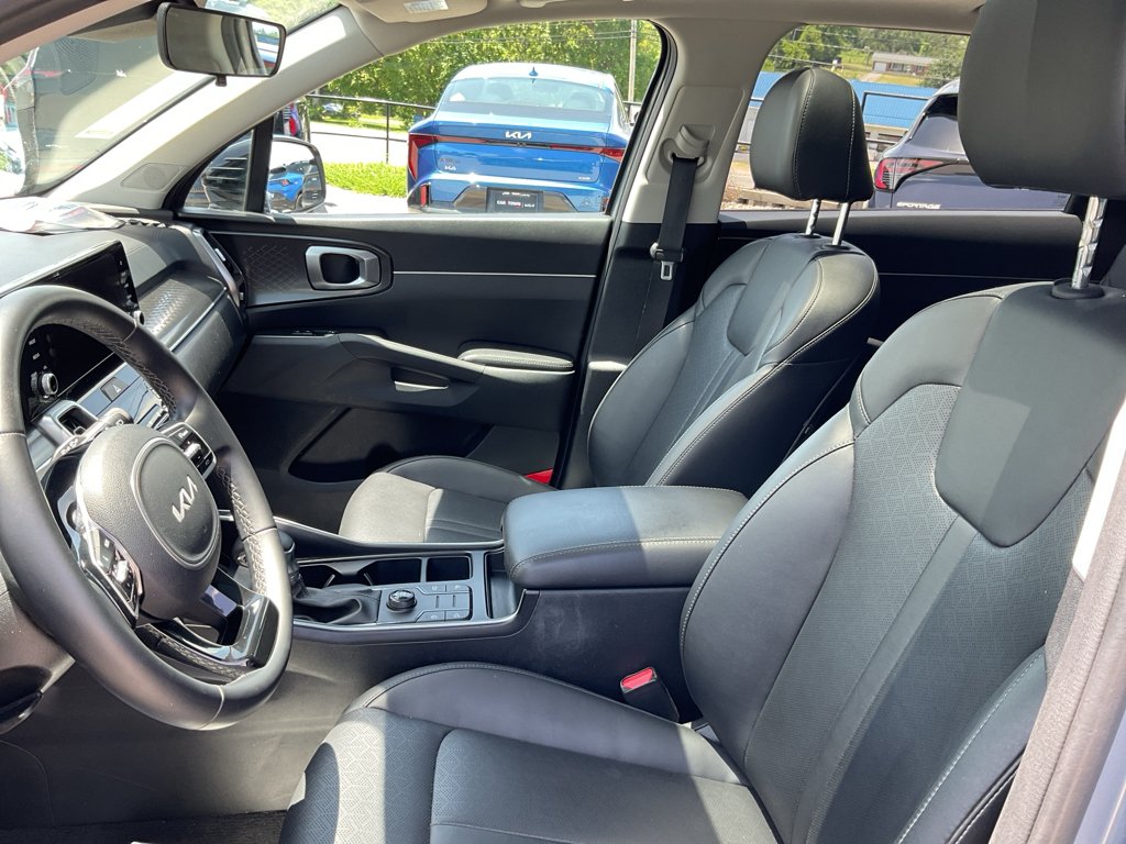 Certified Used 2022 Everlasting Silver Kia S image 24