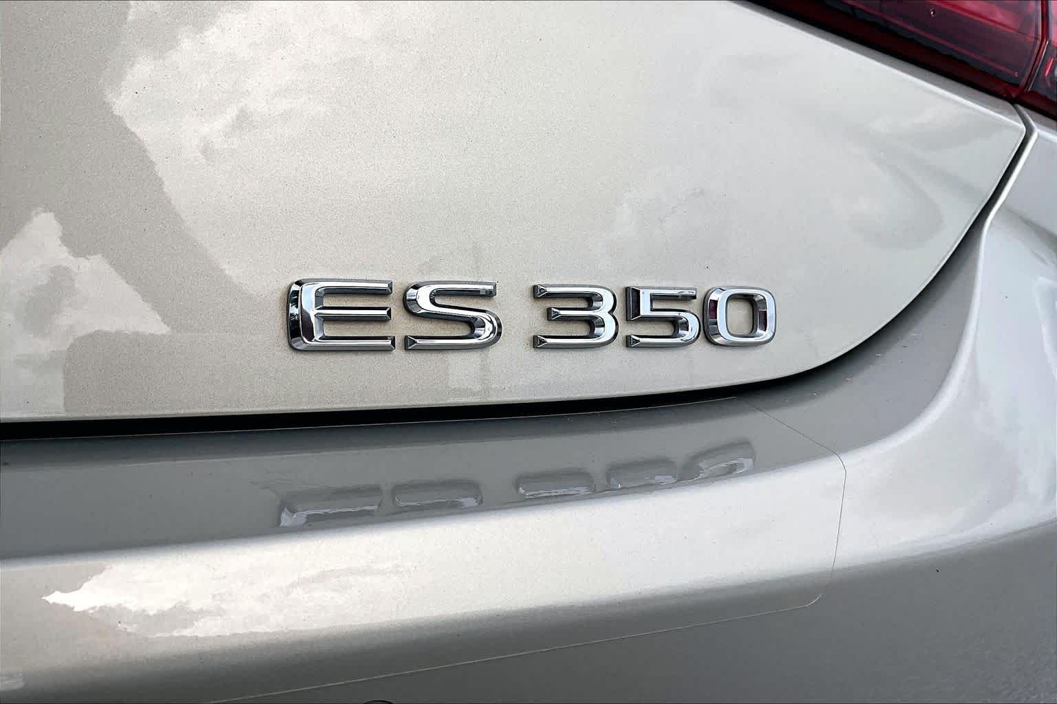 Used 2022 Moonbeam Beige Metallic Lexus Ultra Luxury image 31