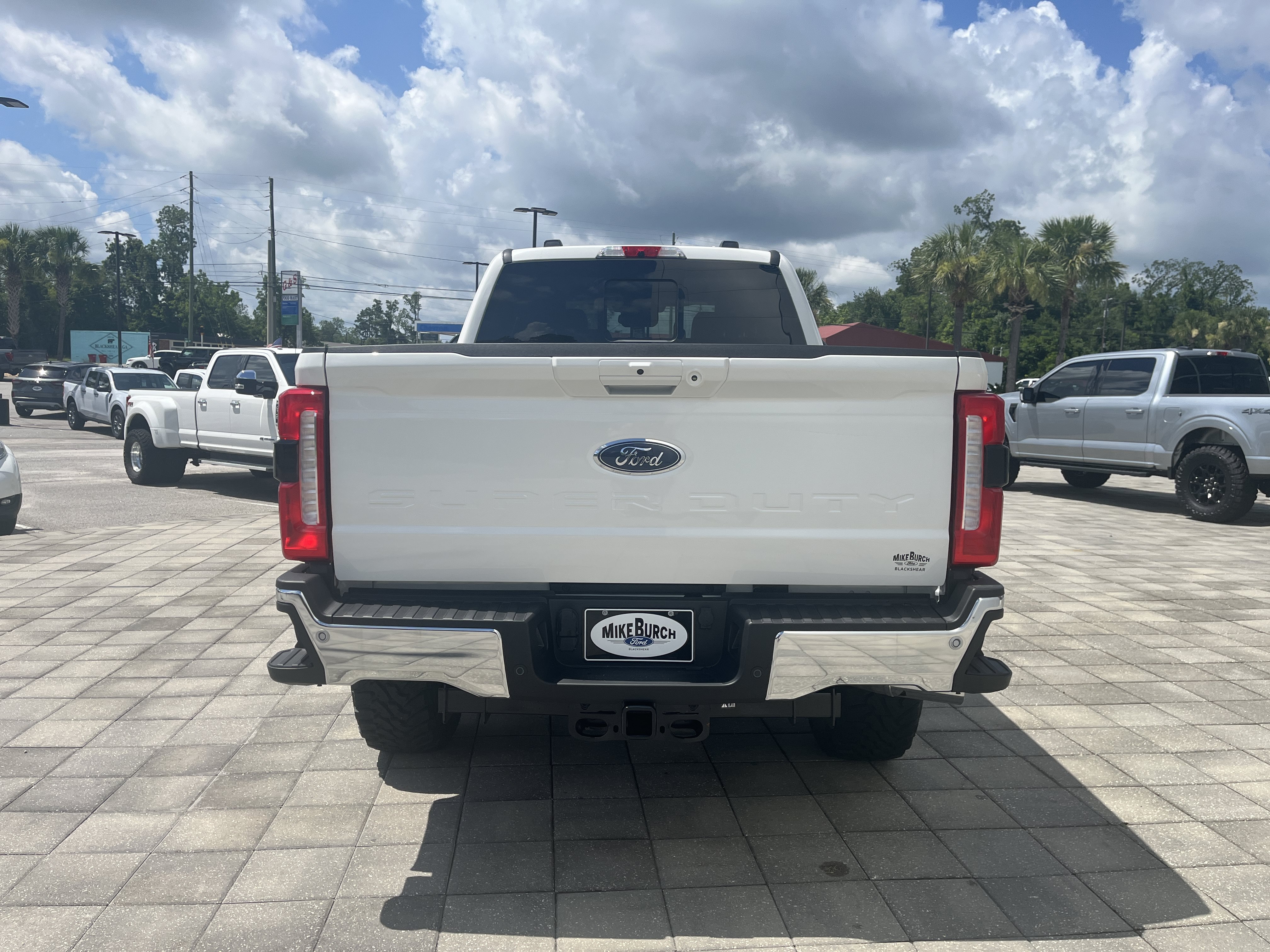 New 2026 Star White Metallic Tri-Coat Ford F-350® Lariat® image 5