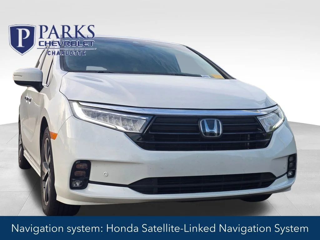 Used 2024 White Honda Touring image 1