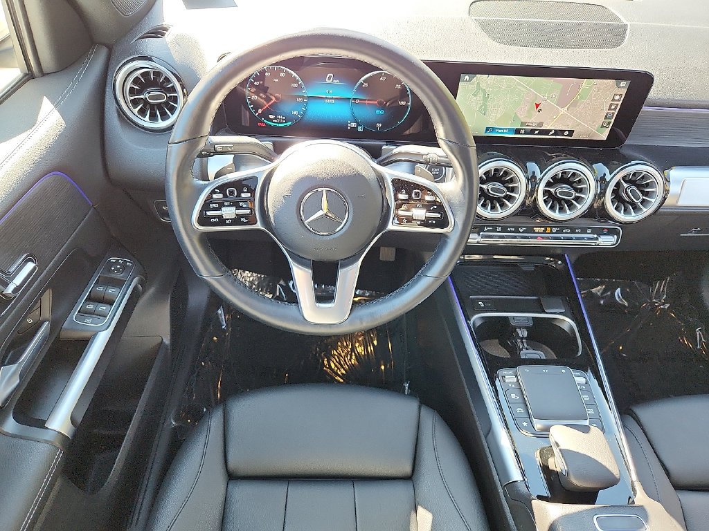 Used 2023  Mercedes-Benz 300 image 11