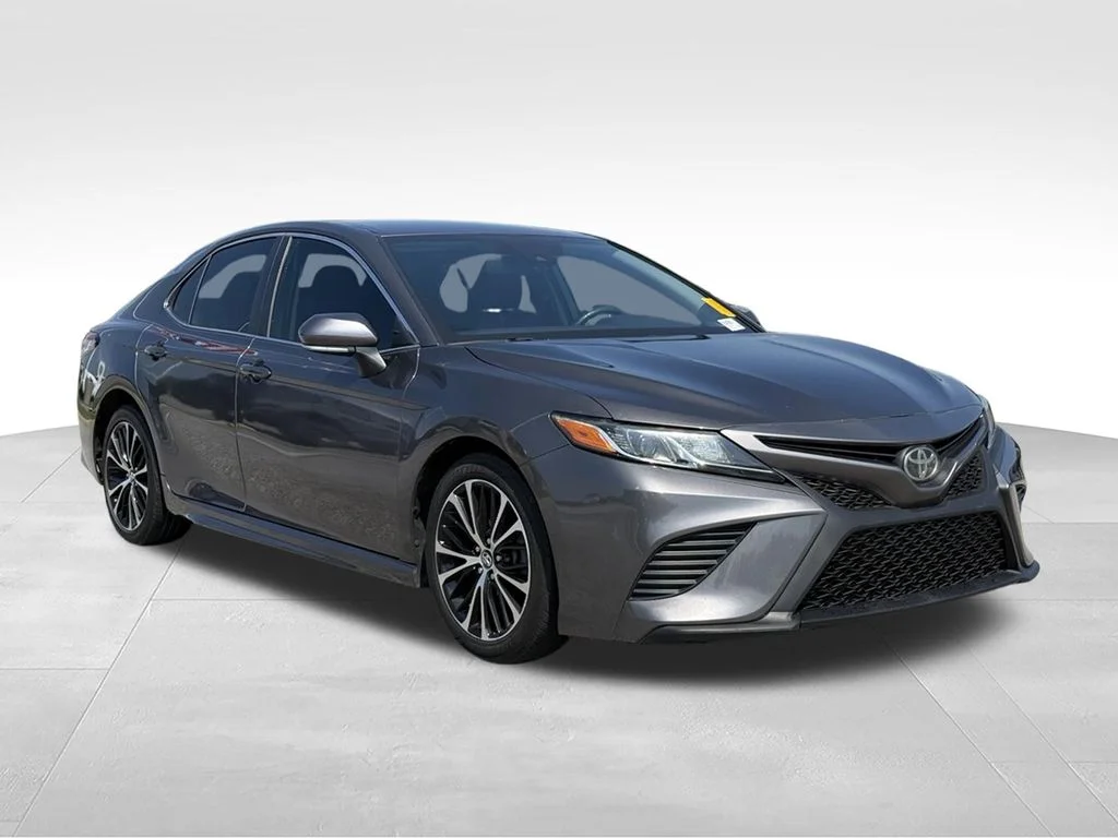 Used 2018 Gray Toyota SE image 28