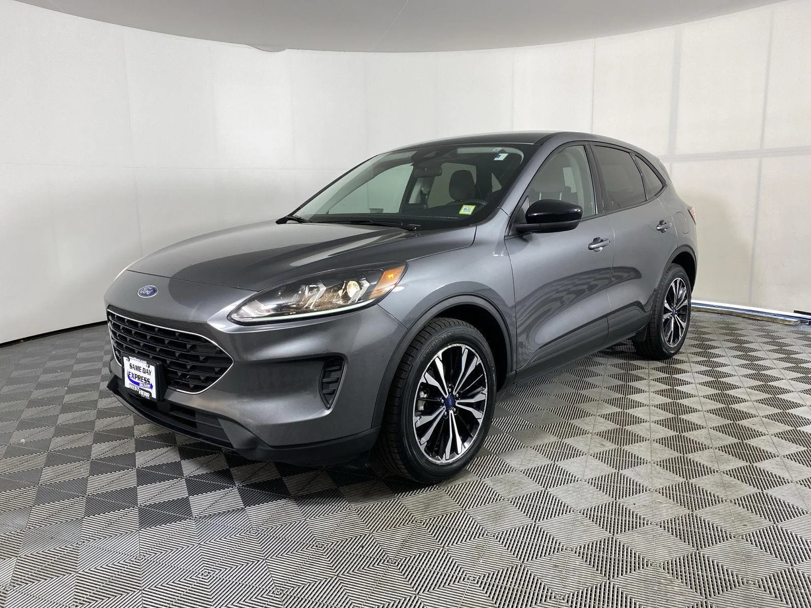 Used 2022 Carbonized Gray Ford SE Hybrid image 3
