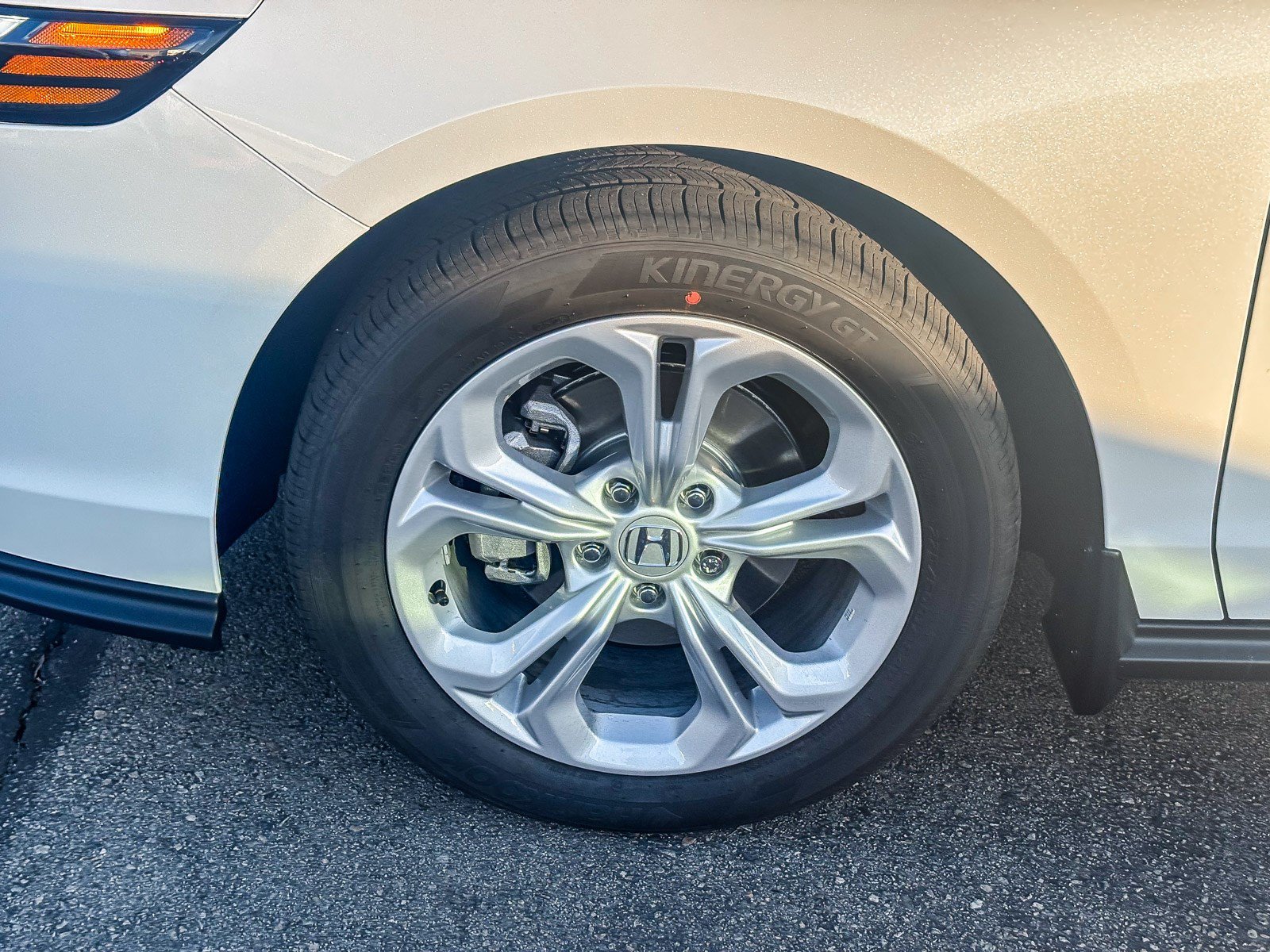 New 2026 Platinum White Pearl Honda LX image 10