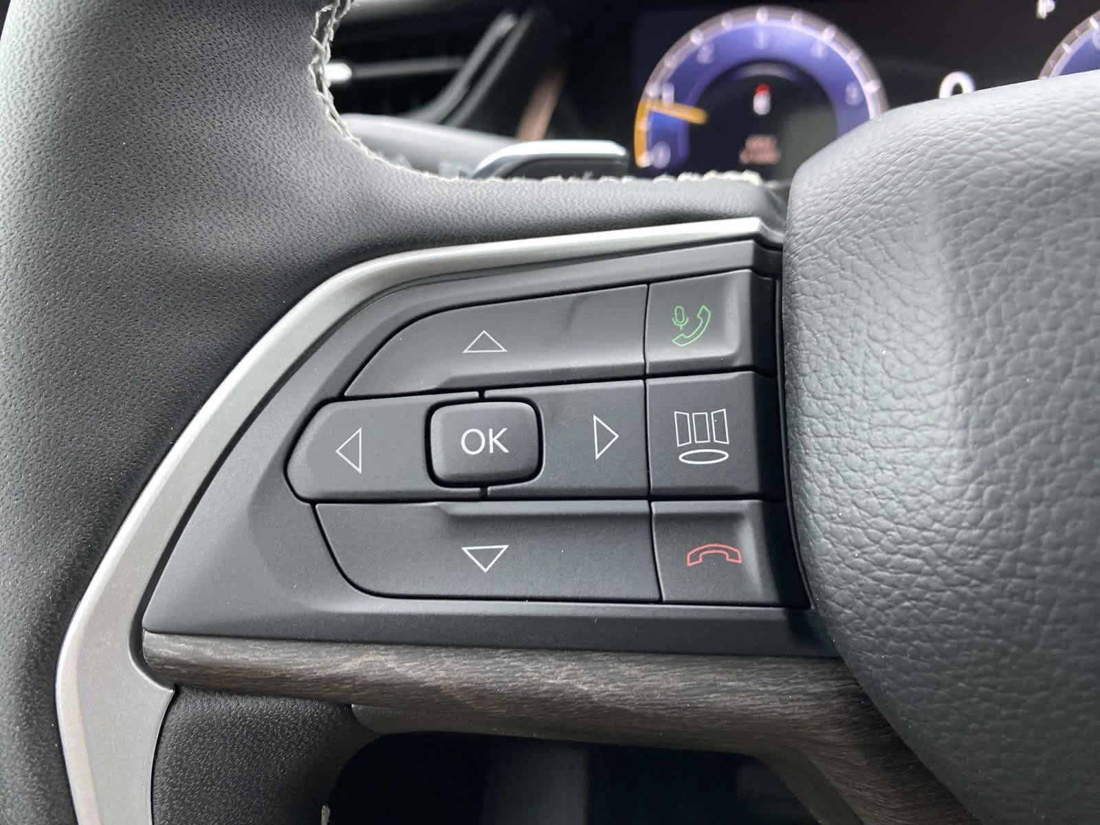 New 2026 Silver Zynith Jeep Laredo Altitude image 16