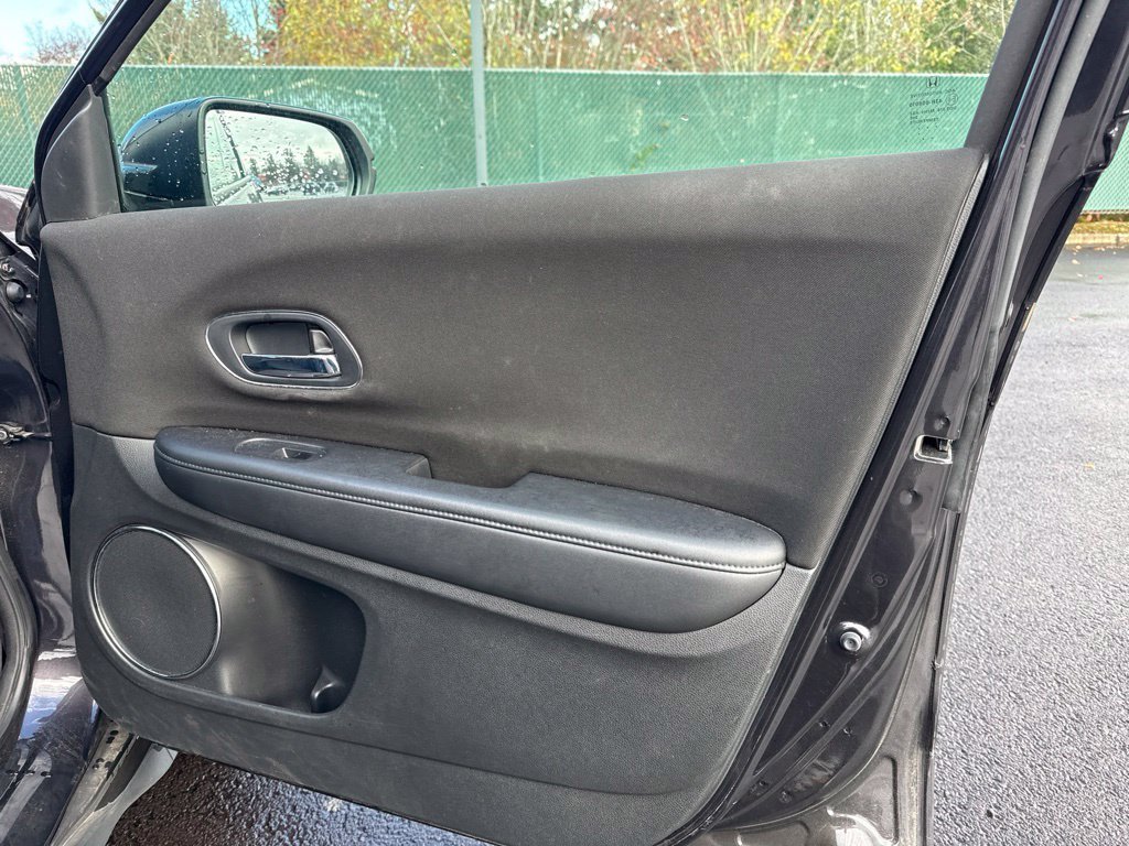 Used 2018 Mulberry Metallic Honda EX image 23